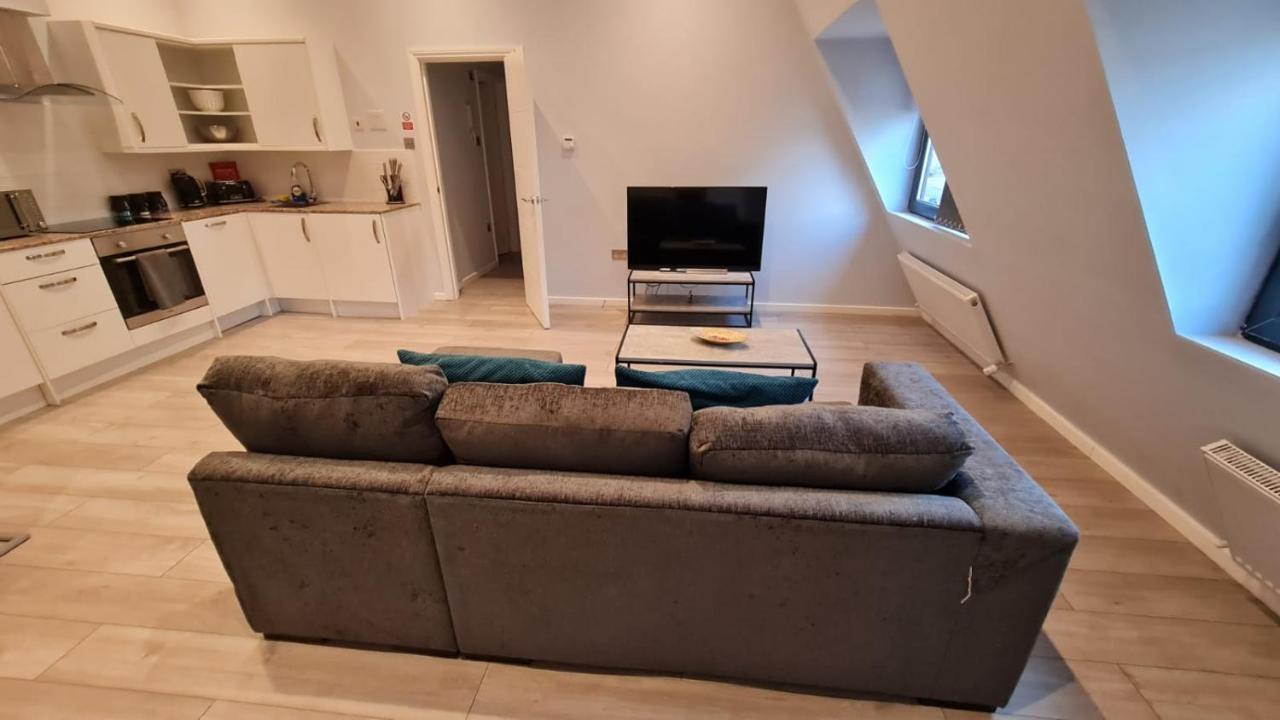 Cosy Flats Near Heathrow, Group Bookings Available With Parking Space 豪士罗 外观 照片