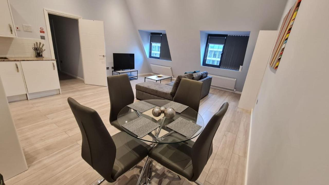 Cosy Flats Near Heathrow, Group Bookings Available With Parking Space 豪士罗 外观 照片