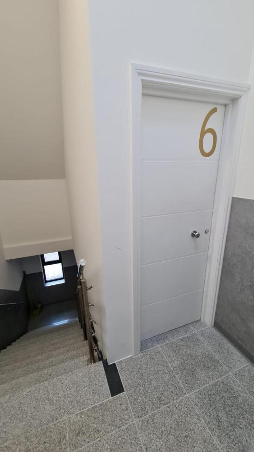 Cosy Flats Near Heathrow, Group Bookings Available With Parking Space 豪士罗 外观 照片
