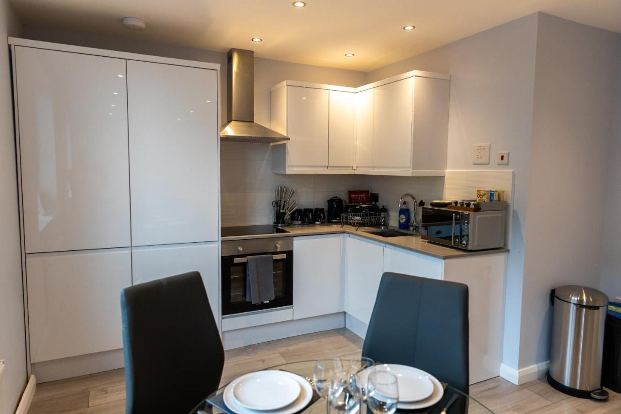 Cosy Flats Near Heathrow, Group Bookings Available With Parking Space 豪士罗 外观 照片