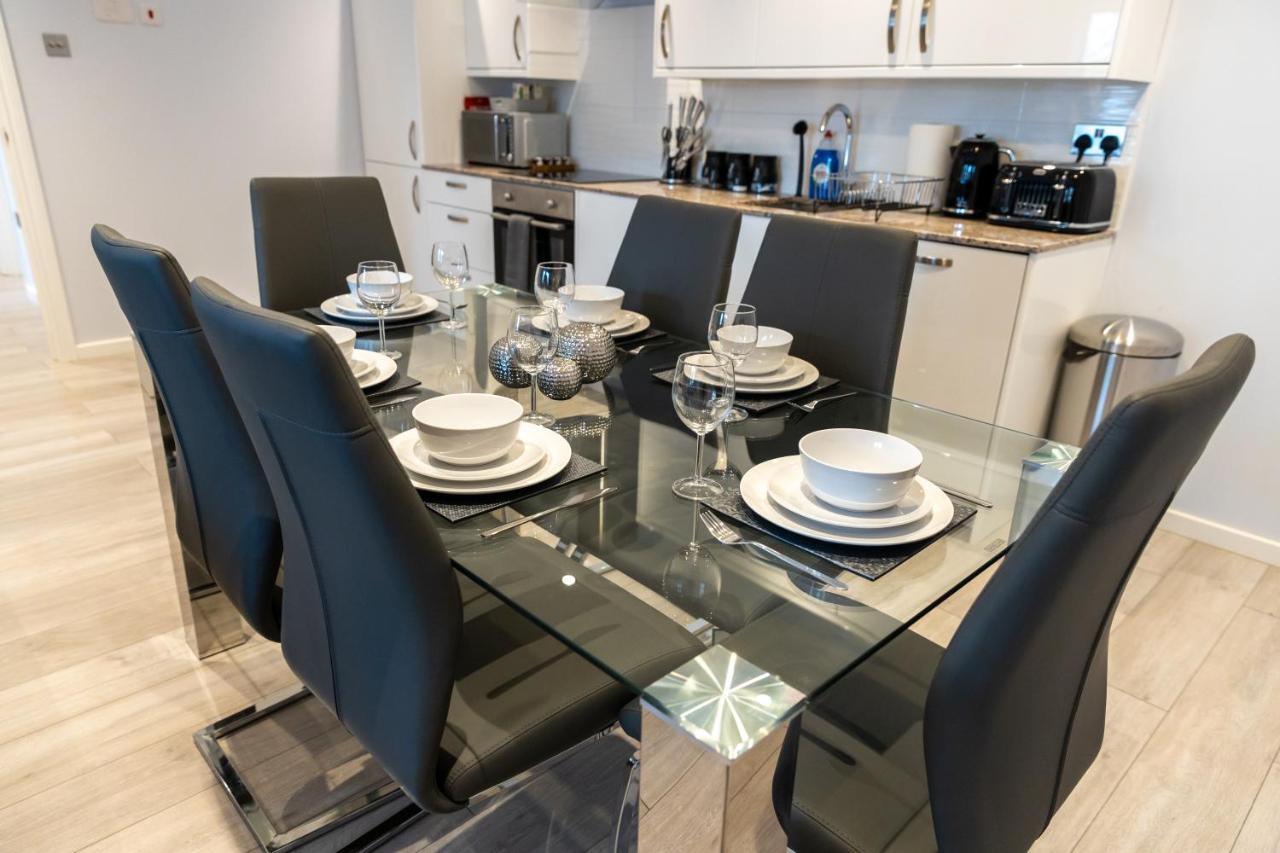 Cosy Flats Near Heathrow, Group Bookings Available With Parking Space 豪士罗 外观 照片