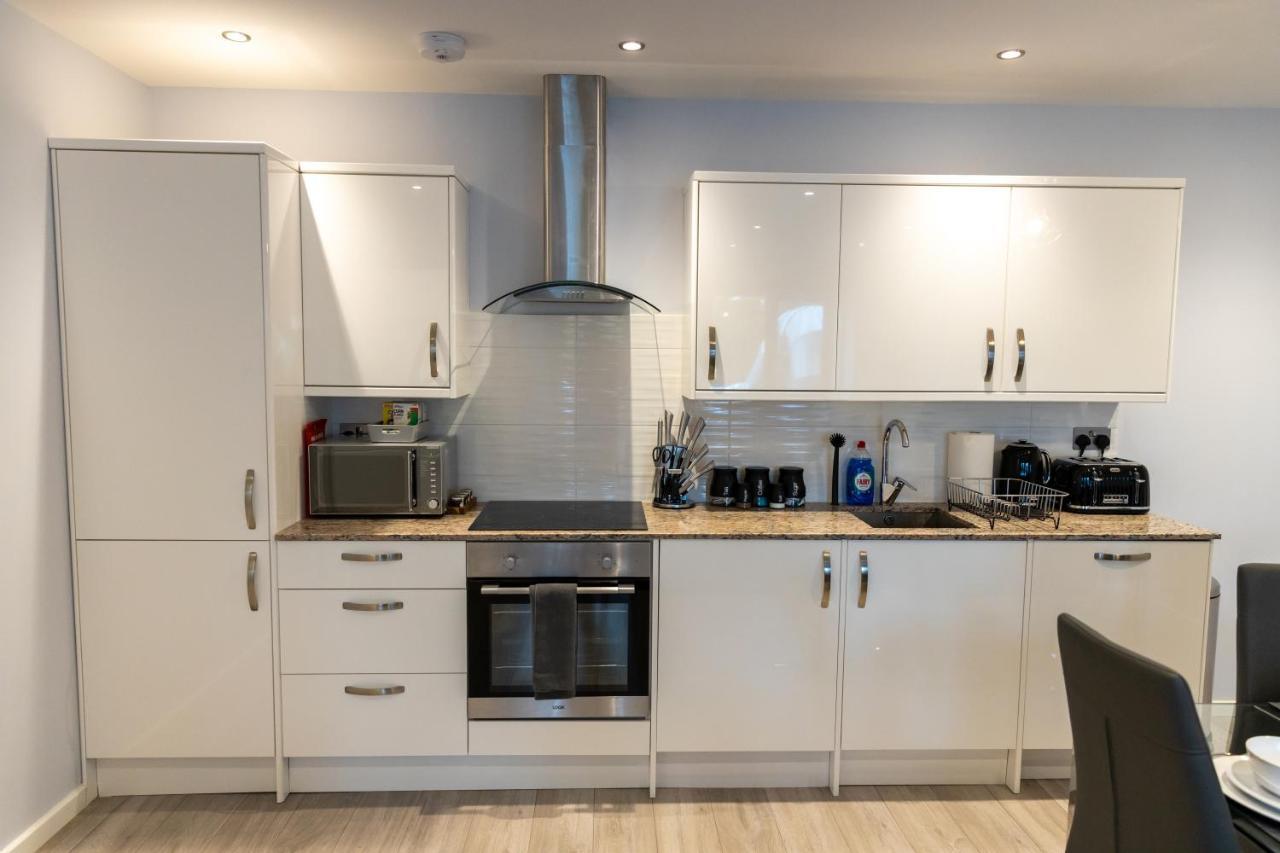 Cosy Flats Near Heathrow, Group Bookings Available With Parking Space 豪士罗 外观 照片