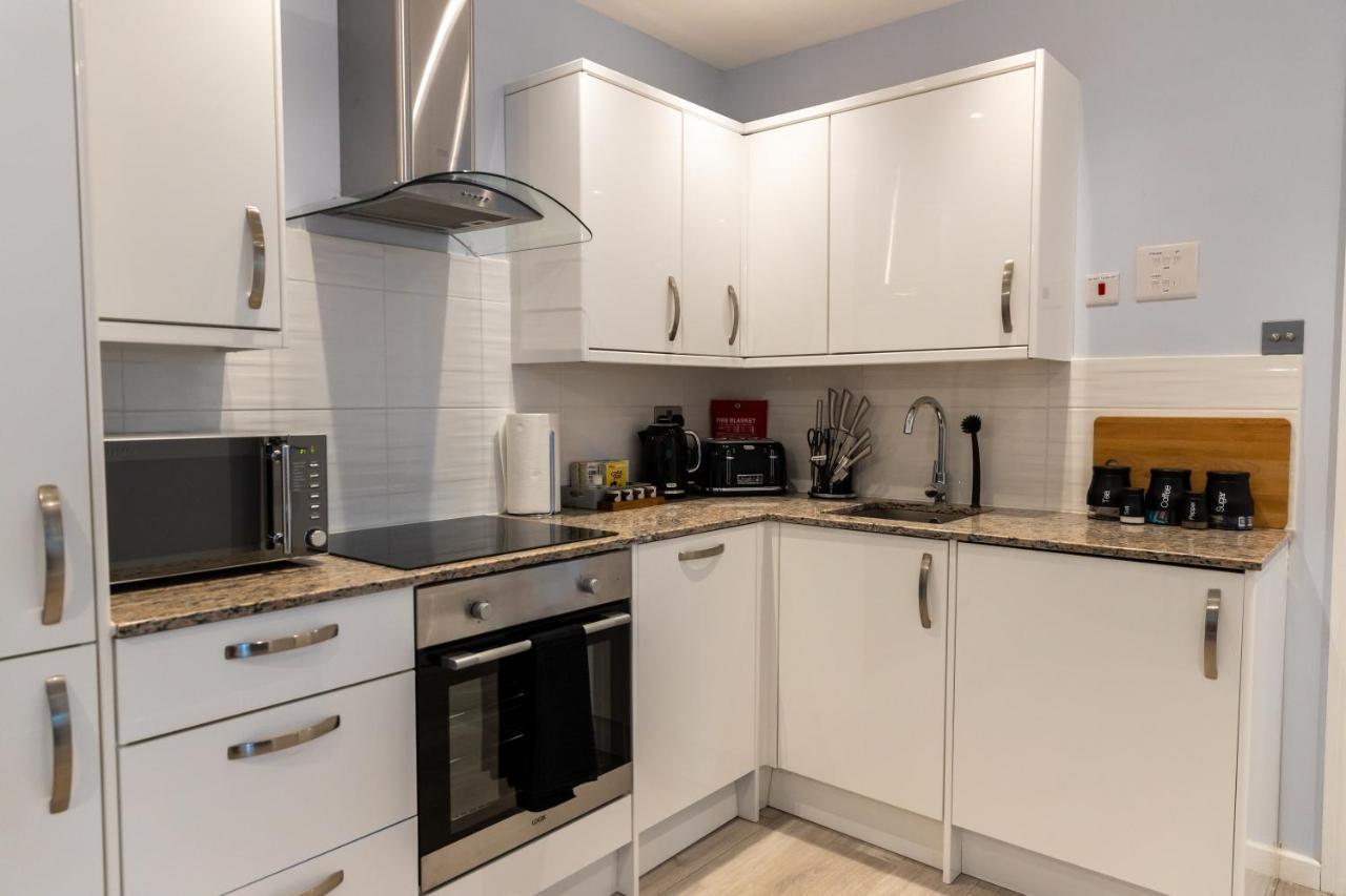 Cosy Flats Near Heathrow, Group Bookings Available With Parking Space 豪士罗 外观 照片