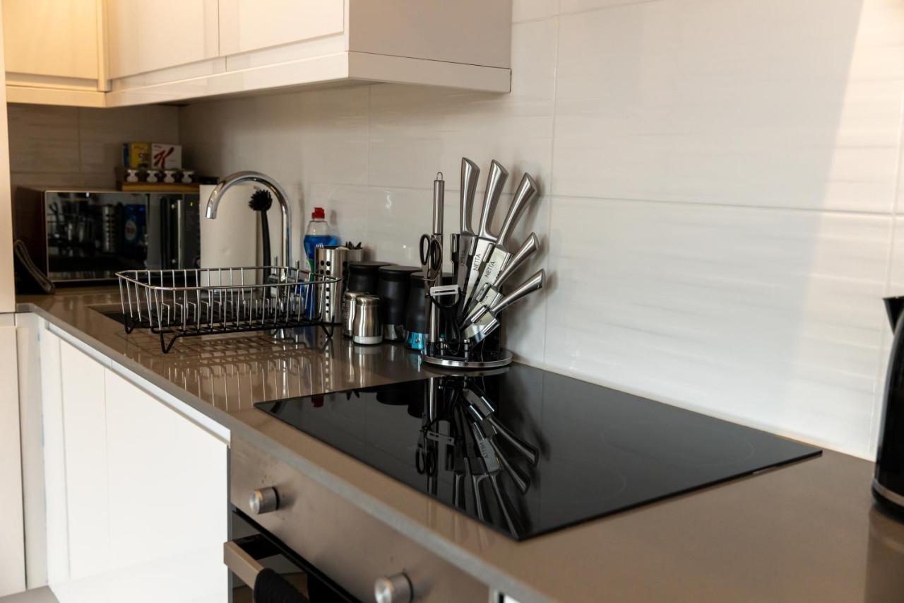 Cosy Flats Near Heathrow, Group Bookings Available With Parking Space 豪士罗 外观 照片