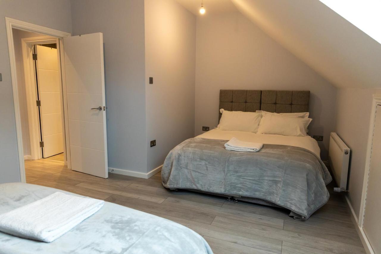 Cosy Flats Near Heathrow, Group Bookings Available With Parking Space 豪士罗 外观 照片