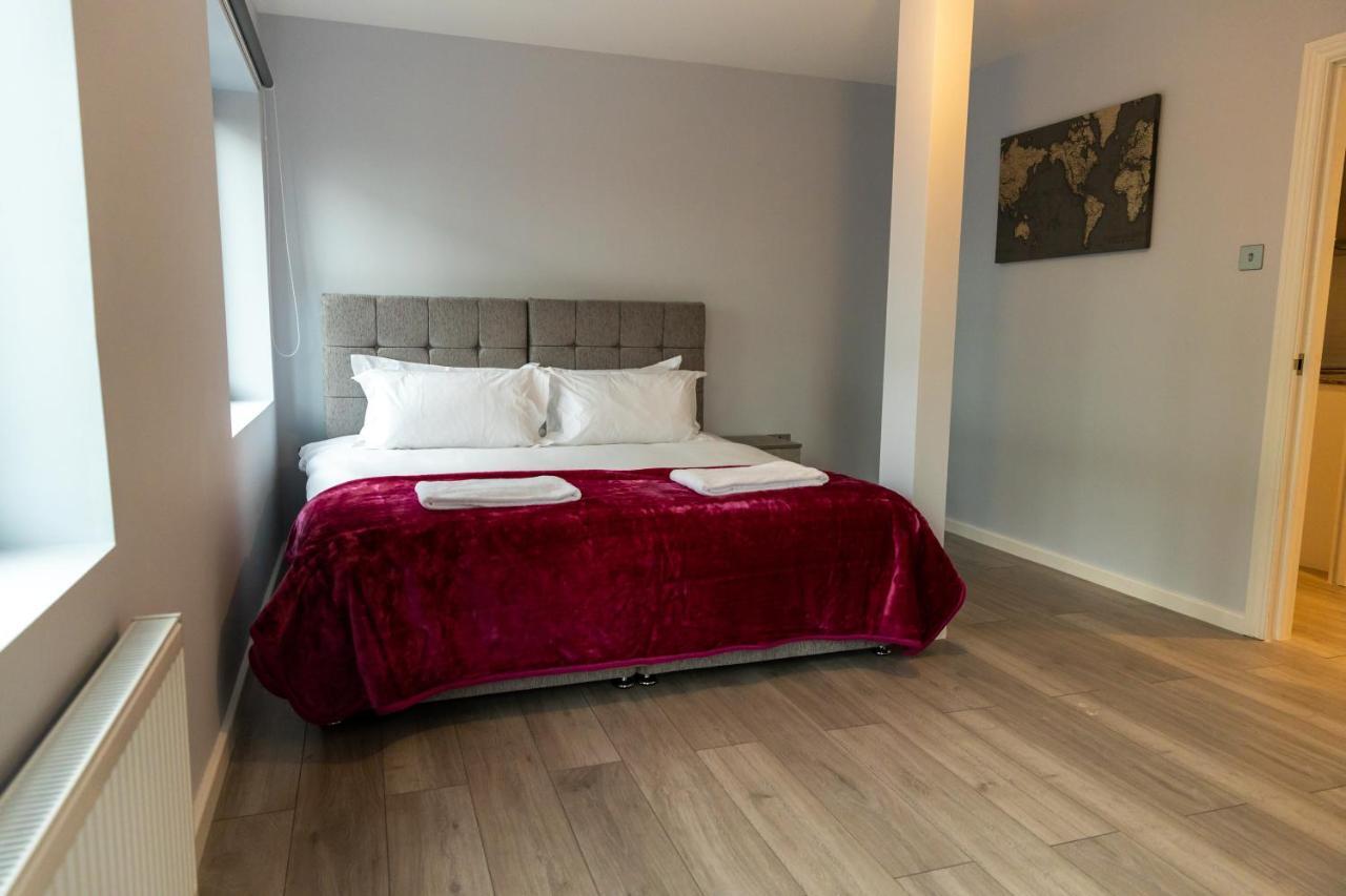 Cosy Flats Near Heathrow, Group Bookings Available With Parking Space 豪士罗 外观 照片